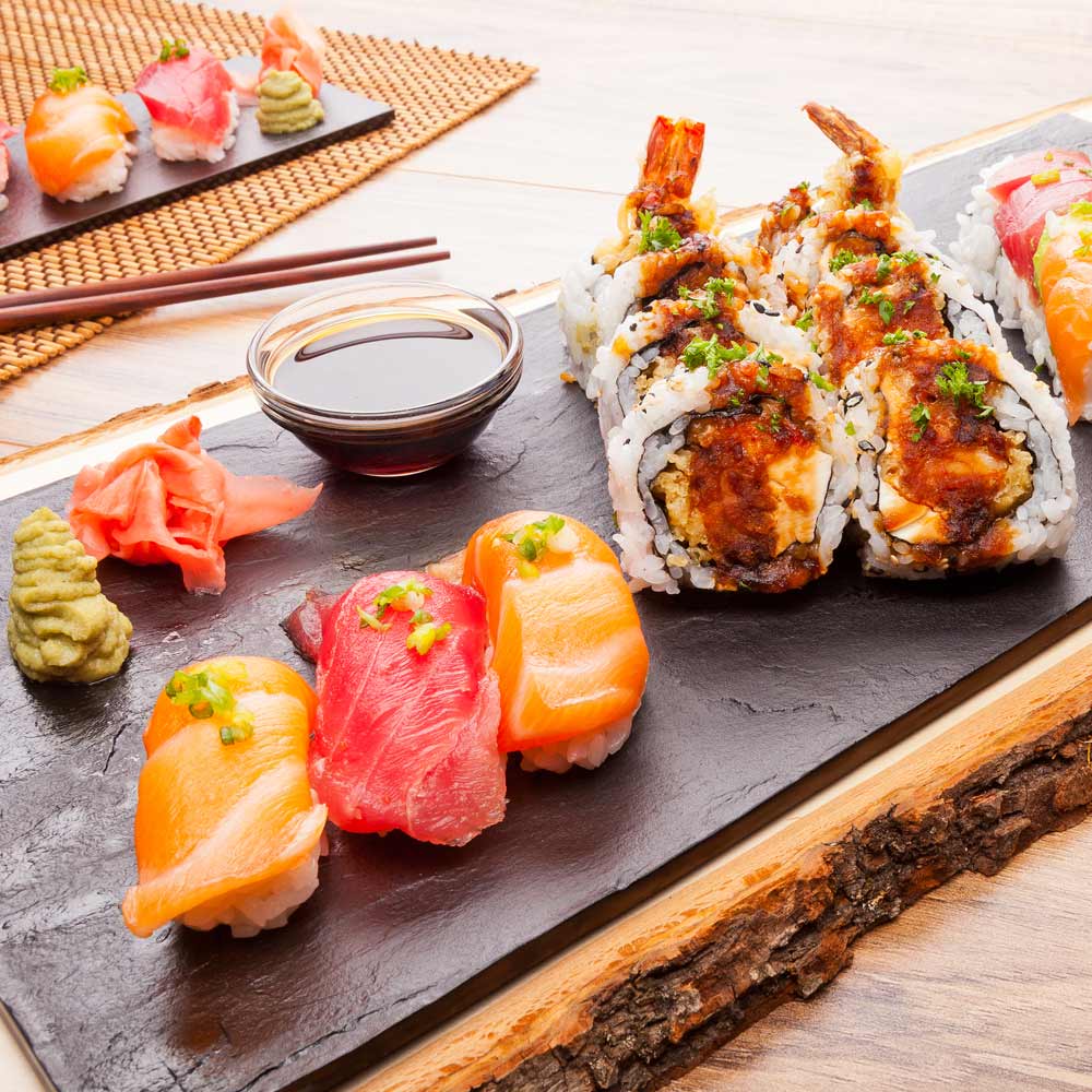 Plates, 16 x 7 Inch, Plastic, Black Faux Slate, Round, Heavyweight,1 - 25 COUNT