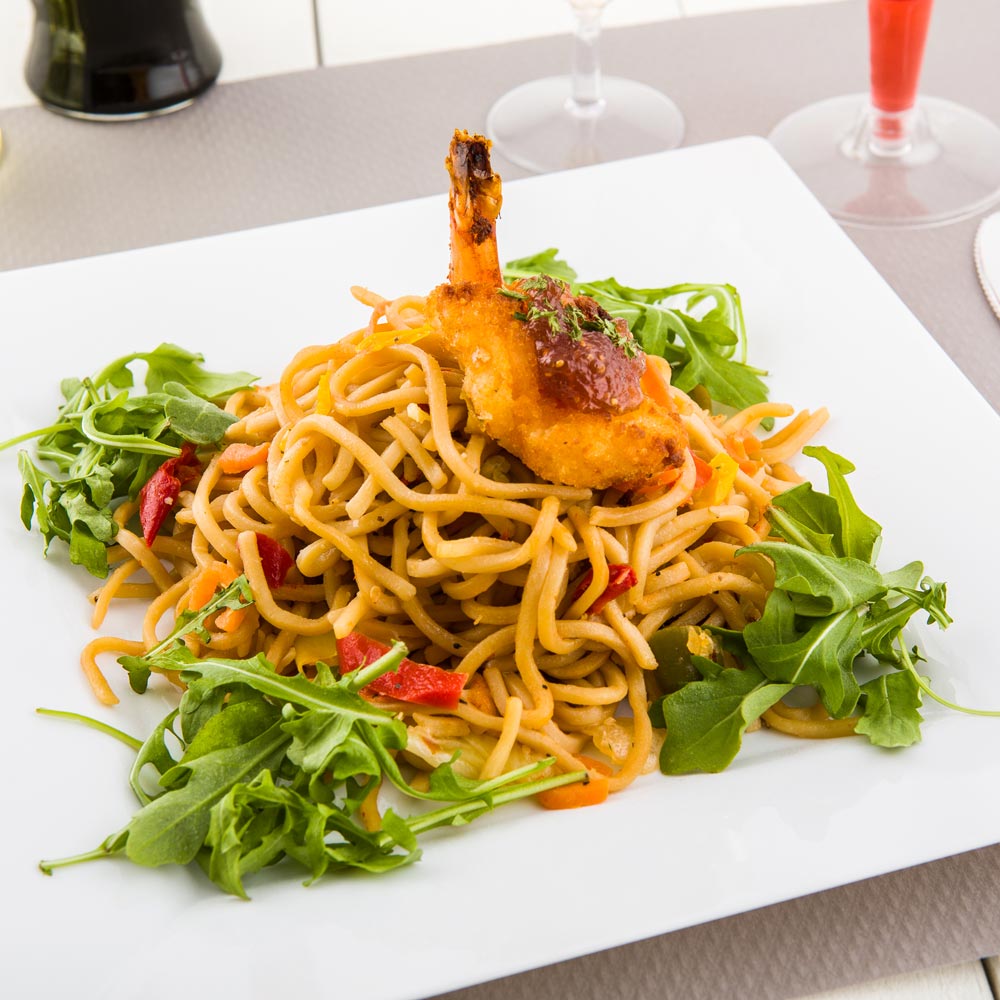 Plates, Dinner, 9.5 Inch, Plastic, White Modern Design, Square, Heavyweight, 9.5 Linear Inch,1 - 100 COUNT